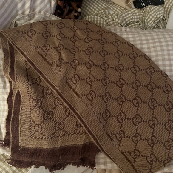 Gucci Brown and Tan Scarf - Picture 4 of 8